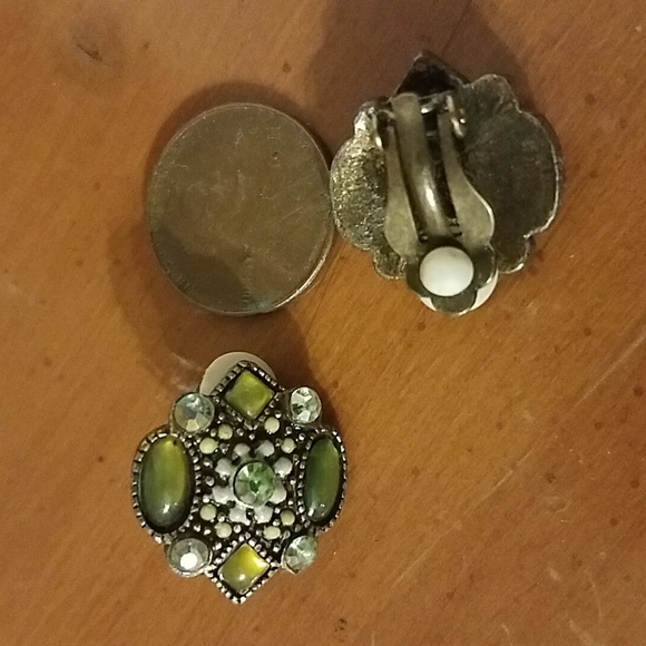 🔥🔥Green 80's clip on earrings - Picture 2 of 7